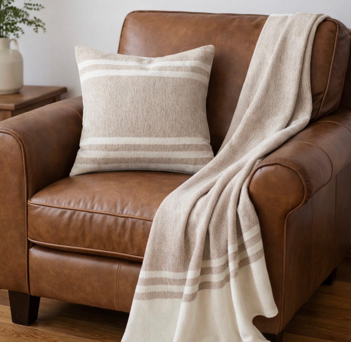 Hand loomed Alpaca Fiber Throw (70" x 52")