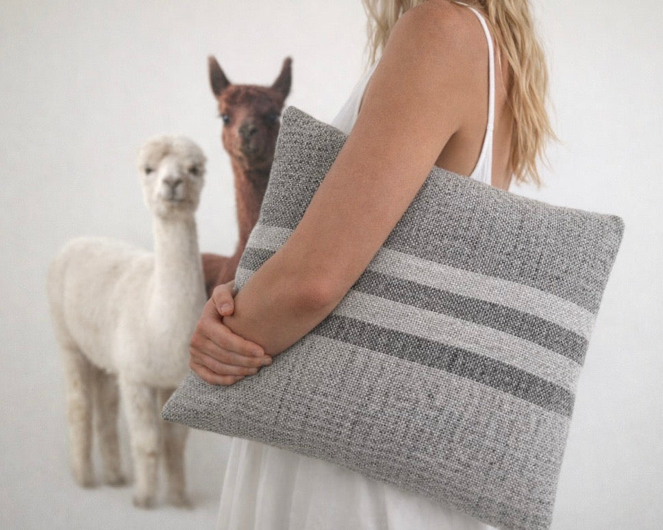 Hand loomed Alpaca Fiber Throw (70" x 52")